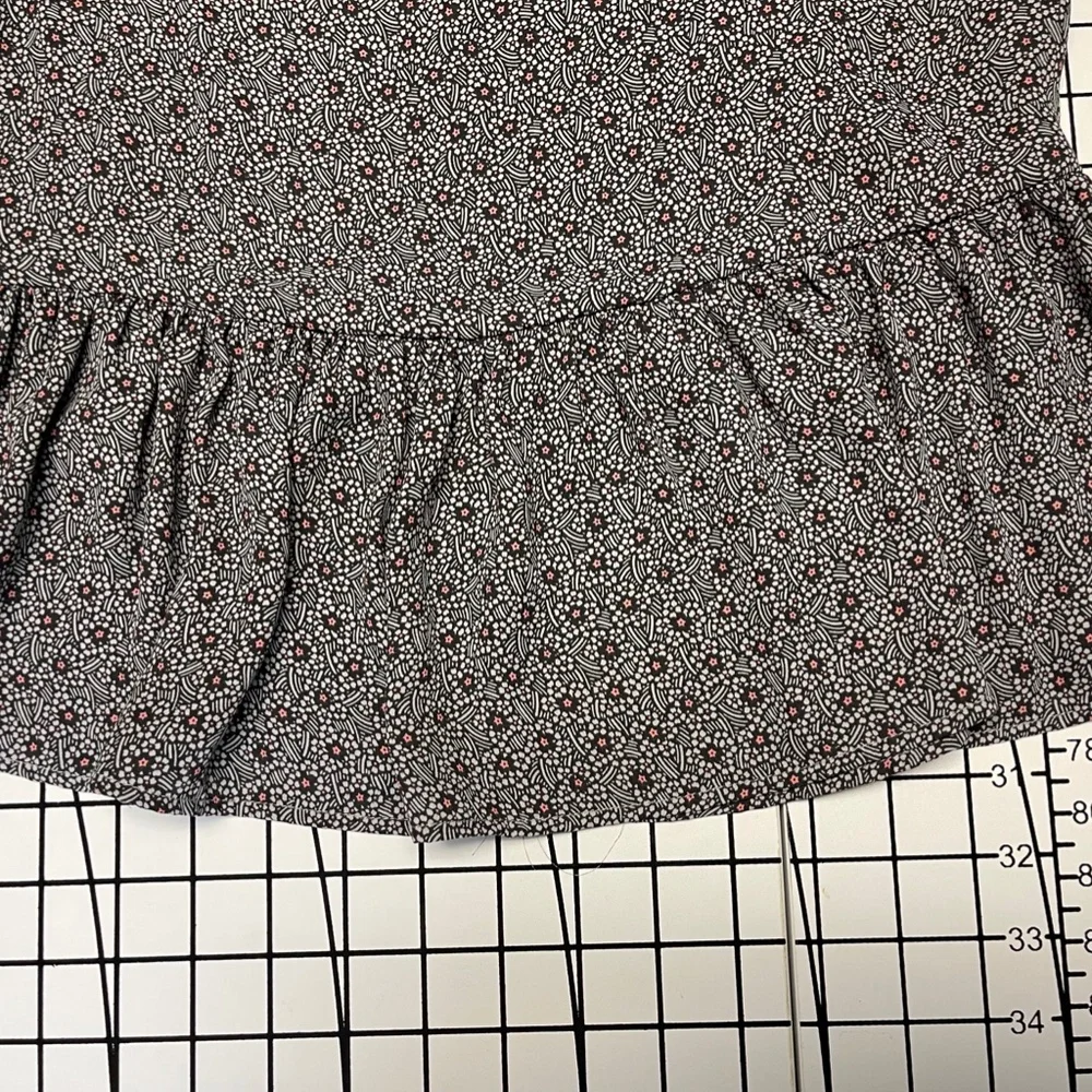 Loft Blouse with Ruffled Bottom - Picture 3 of 7